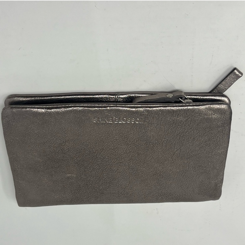 NWOT Shine Blossom Metallic Bronze Clutch With Credit Card Pockets